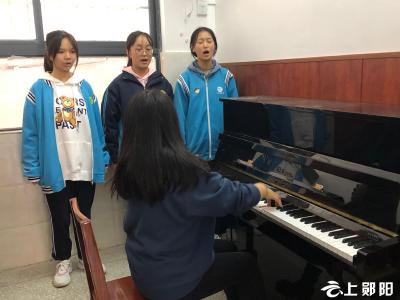 郧阳区第二中学教师明文静：深耕音乐课堂 奏响美育强音