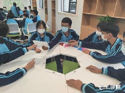 郧阳区一中：心理团辅活动课开课啦！