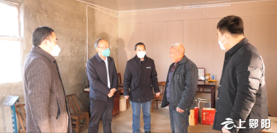 区委统战部、区工商联慰问杨溪铺镇困难群众