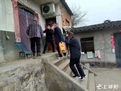 郧阳区应急管理局：春节前送温暖 走访慰问暖民心
