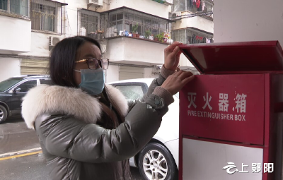 又是她，关键时刻逆行向前！