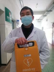 郧阳区一中喜添救命神器“AED”