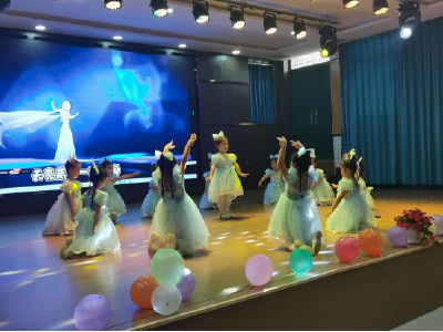 刘洞镇中心幼儿园举行庆“六一”文艺汇演