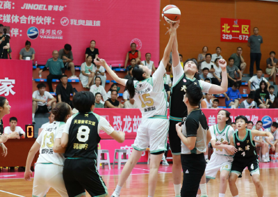 “U19”篮球赛小组赛，精彩瞬间回顾→