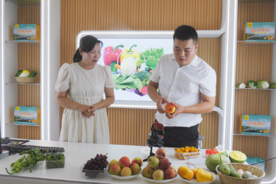 书记做直播 带“火”农家果