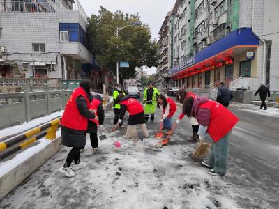 暖！一身冰雪，两肩霜花，一城一心保平安~