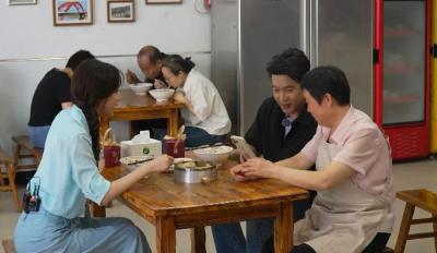 沸腾！央视​“寻味团”来郧阳啦...