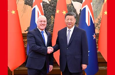 习近平会见新西兰总理拉克森 