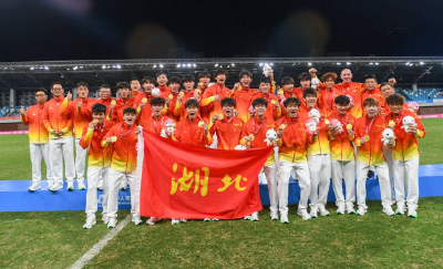 湖北男足勇夺全运会冠军