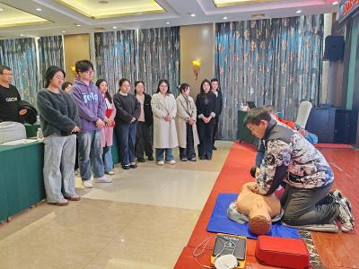 郧阳区红十字会：应急救护培训走进多部门 百台AED织就全民急救网