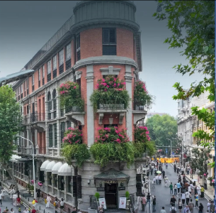 武汉，冲刺万亿消费之城