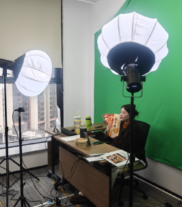 走进双十二的直播间——百岁黑马，开始定义“潮”