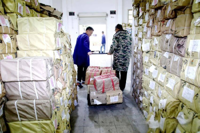 郧阳区：备教材 迎开学