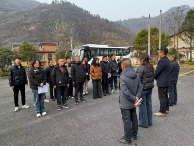 郧阳区：开展“1+5”生态环境综合整治拉练活动