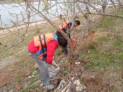 郧阳区杨溪铺镇退役军人志愿服务队守水护水