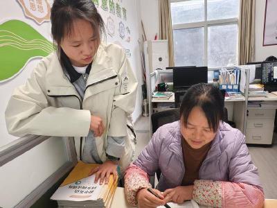 付敏：用爱点亮山村学生希望