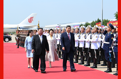 习近平出席金正恩举行的欢送仪式 