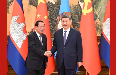 习近平会见柬埔寨人民党主席、参议院主席洪森 