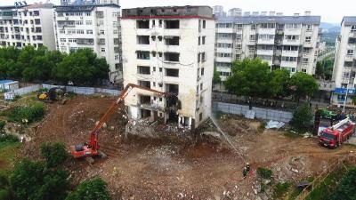 净地出让！东岭街16户房屋顺利拆除
