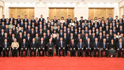 勇攀高峰，向着科技强国目标坚定迈进