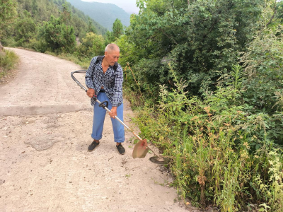 郧阳区刘洞镇李家村：村民同心行善举 群策群力美家园