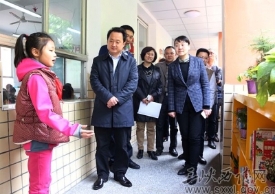 卢斌要求：学校要传承优秀传统文化强化特色教育