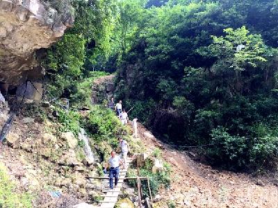 三斗坪镇开展安全饮水工程验收工作