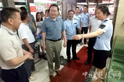 市食药监局督导检查夷陵区食药监局 文明城市创建工作