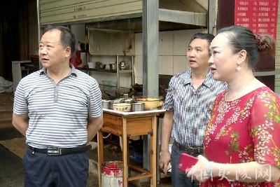 易仁和督导兴安社区文明创建工作