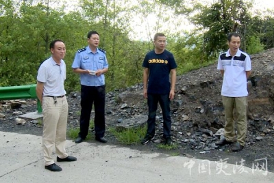 高秉政检查夷陵区农村公路安防工作