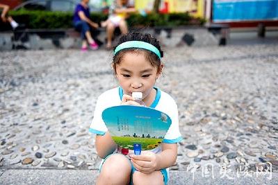 兴安社区：携手共建文明城 纳凉电影到身边