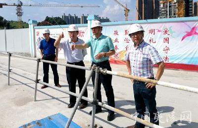 夷陵区副区长赵学军督办工地扬尘管控工作