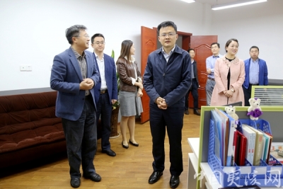  牢牢把握政治导向 加快广电改革发展