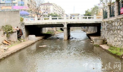 推动城市项目建设 加快融入主城步伐