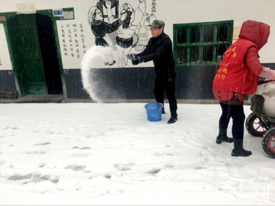 下堡坪乡开展雨雪天气道路交通安全检查 
