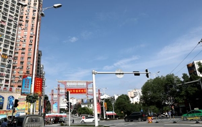 强化安全防范 规范经营管理 打造一流市场