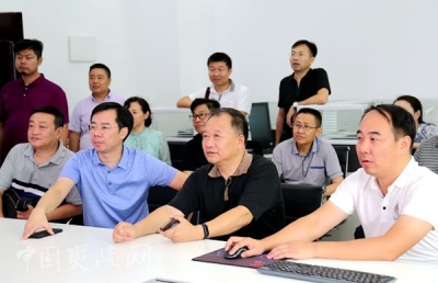 夷陵区政协视察雪亮工程 放管服改革及智慧城市建设工作
