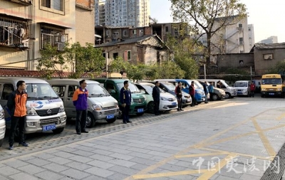 夷陵区邮政管理局开展快递行业交通安全知识培训