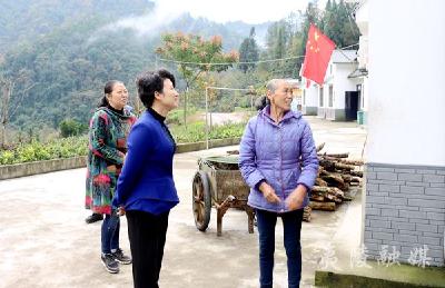 【为民服务解难题】区领导到邓村乡开展“不忘初心、牢记使命”主题教育工作