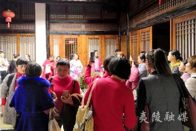 乐天溪镇乐天溪村三峡移民民宿班赴远安参观学习