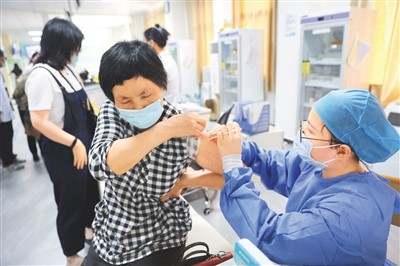 5天接种1亿剂次！疫苗接种如何跑出“中国速度”？