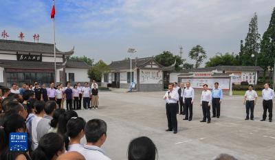 习近平在四川考察时强调 深入贯彻新发展理念主动融入新发展格局 在新的征程上奋力谱写四川发展新篇章