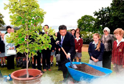 习近平与外国友人的故事
