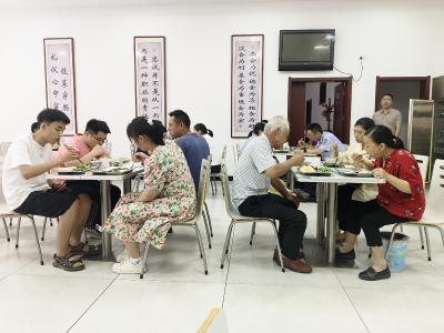 长江市场、营盘、港虹社区幸福食堂开业啦！