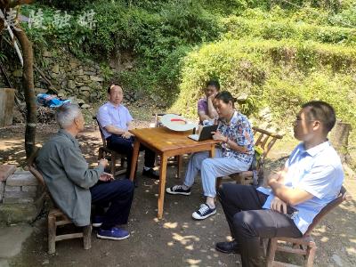 夷陵区文学工作者走进雾渡河镇采风