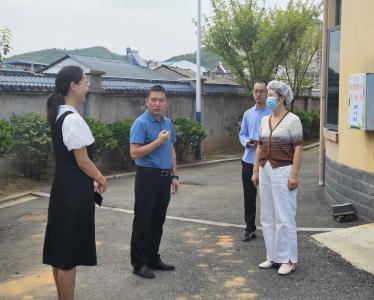 龙泉镇多部门为秋季开学保驾护航