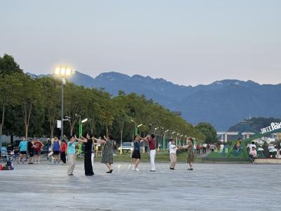 太平溪镇：广场舞跳出幸福生活新节拍