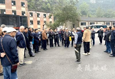 鄂渝毗邻地区第六届老年书画作品联展在夷陵举办