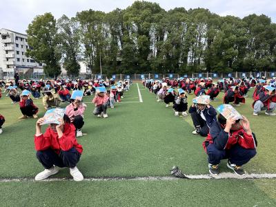 鸦鹊岭小学开展地震逃生应急演练活动