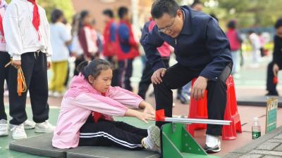 雾渡河镇中心小学举办秋季达标运动会